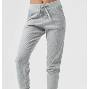 Alo Yoga Muse Sweatpants